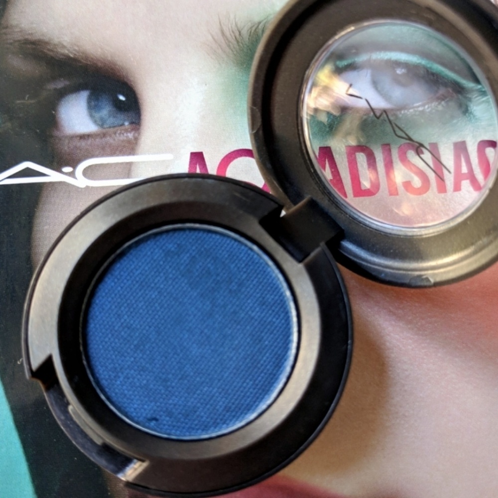 MAC Cosmetics RARE Clone Velvet Eyeshadow